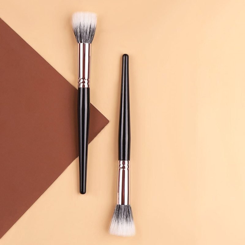 Stippling Rouge Brush - Professional Blush Makeup Tool