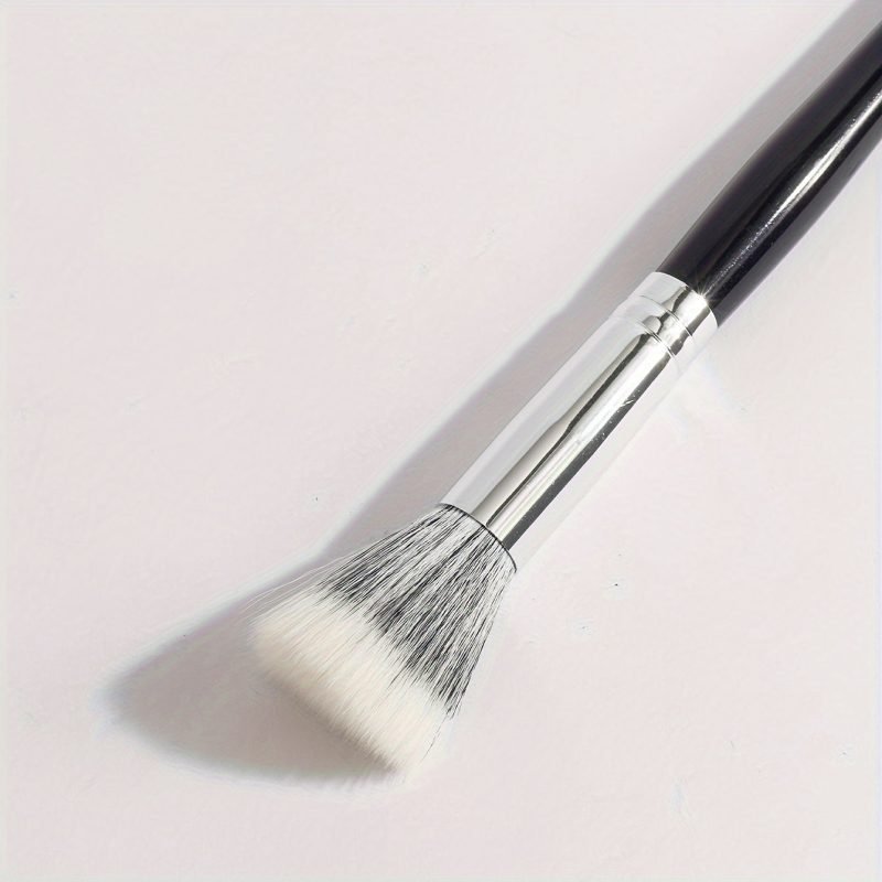 Stippling Rouge Brush - Professional Blush Makeup Tool
