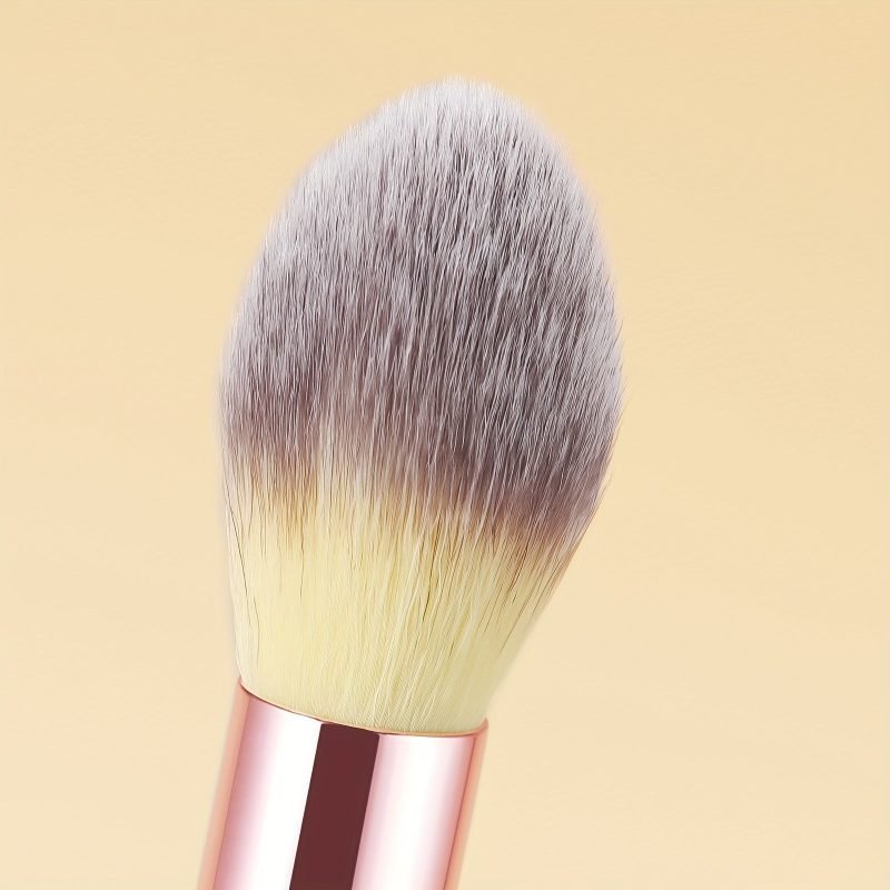 Premium Flame Design Highlighter Brush: Soft, Angled, Ideal for Daily and Professional Makeup