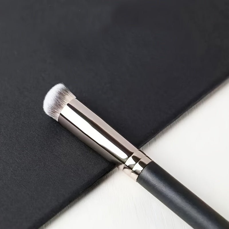 83d078794debbcb3bc422bfbcd234e73-1 Flawless Concealer Series: Round Head Concealer Brush for a Natural, Seamless Finish