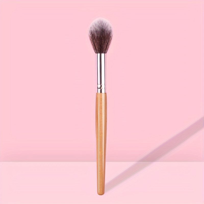 Premium Nylon Bristle Highlighter Brush: Natural and Sheer Finish