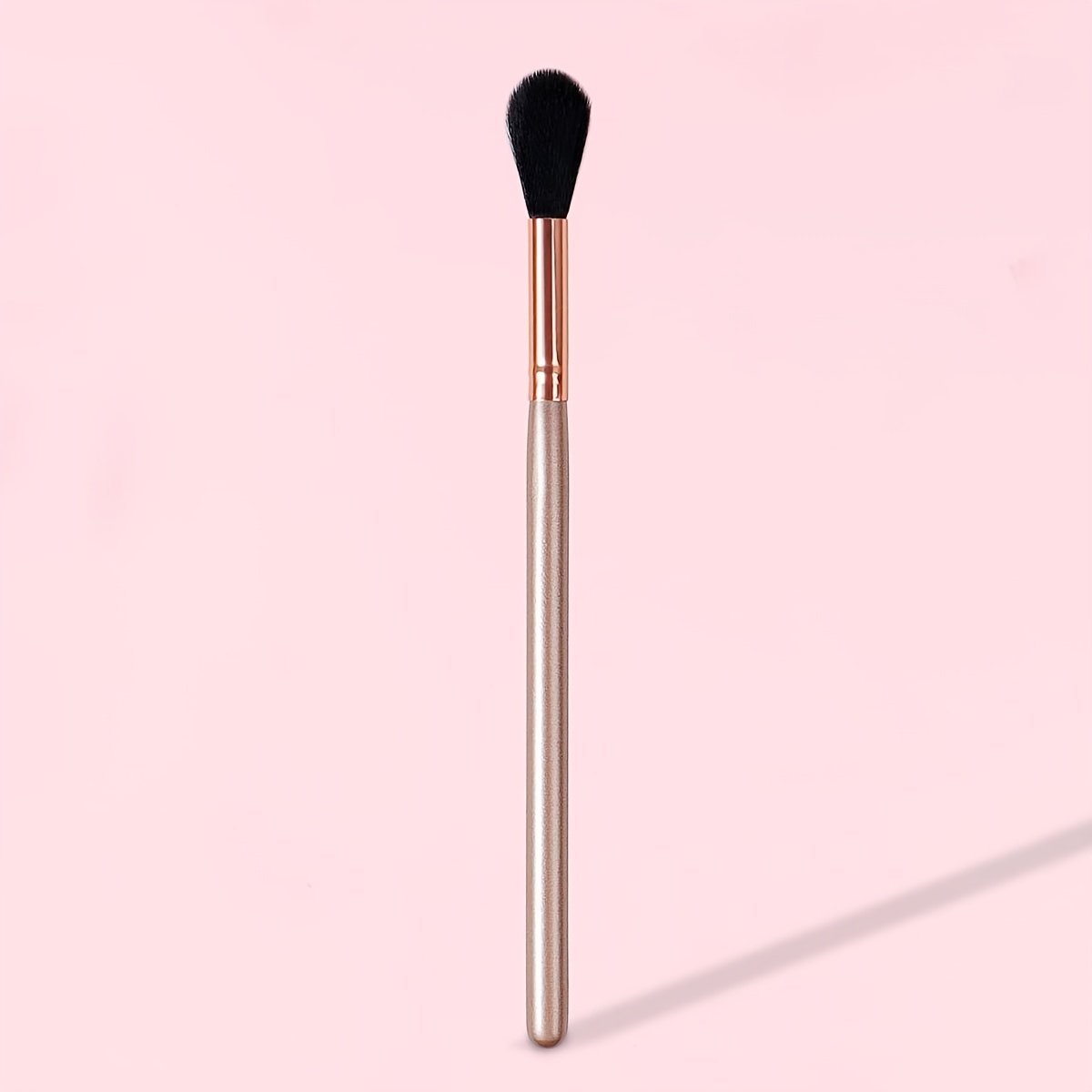 Ultra Soft Tapered Highlighter Brush