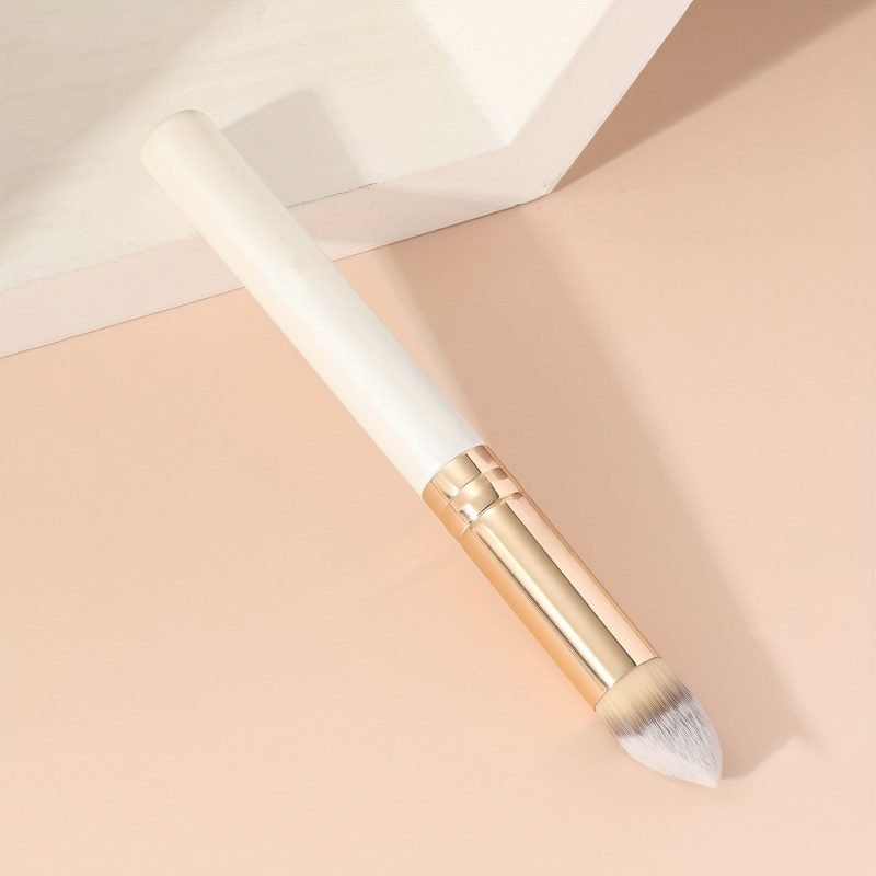 Precision Angled Concealer Brush