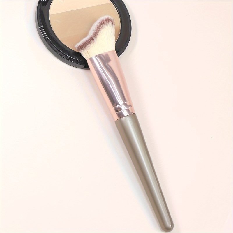 Luxury Sculpting Series: Exclusive Angled Contour Brush