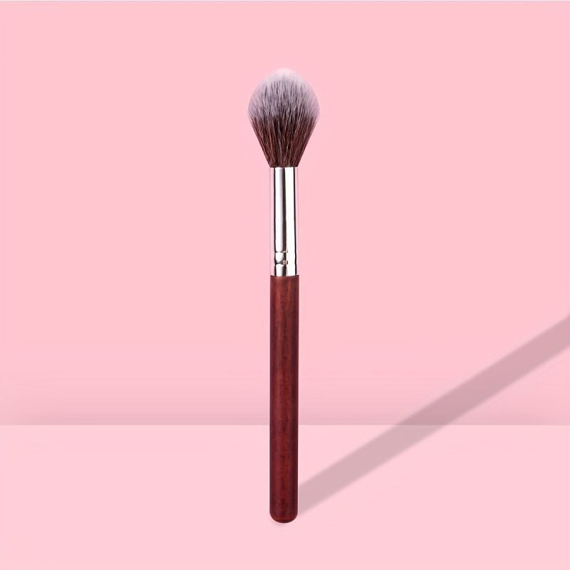Premium Nylon Bristle Highlighter Brush: Natural and Sheer Finish