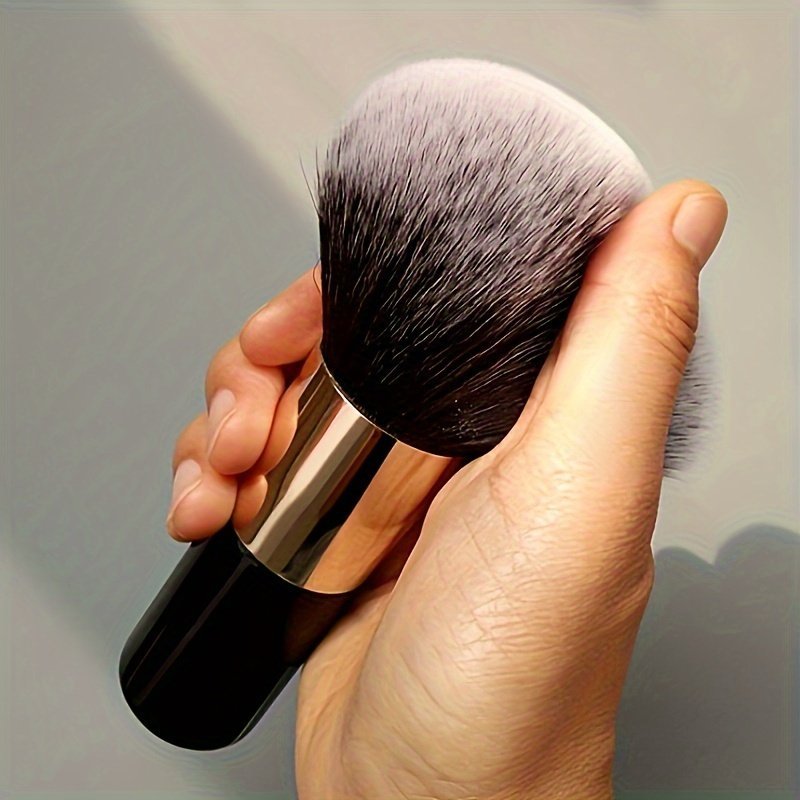 Multifunctional makeup tool with soft bristles