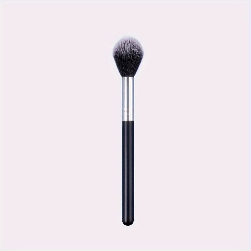 Premium Nylon Bristle Highlighter Brush: Natural and Sheer Finish